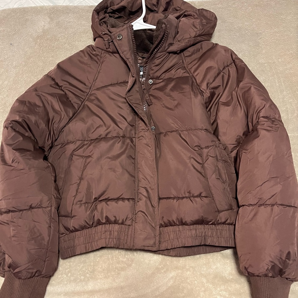 Brown cropped puffer jacket